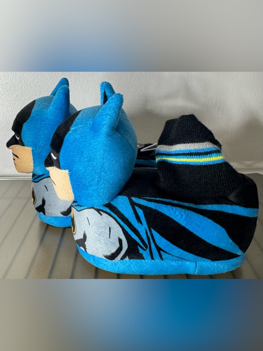 DC Comics Black and Blue Batman Plush 3d head sock Slippers grip bottoms sz 5/6 - Picture 2 of 6